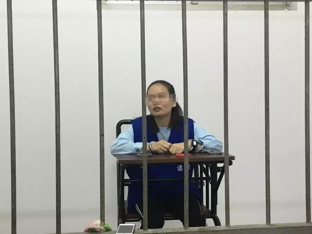 黃鱔門事件直播揭秘，究竟是哪個直播平臺？